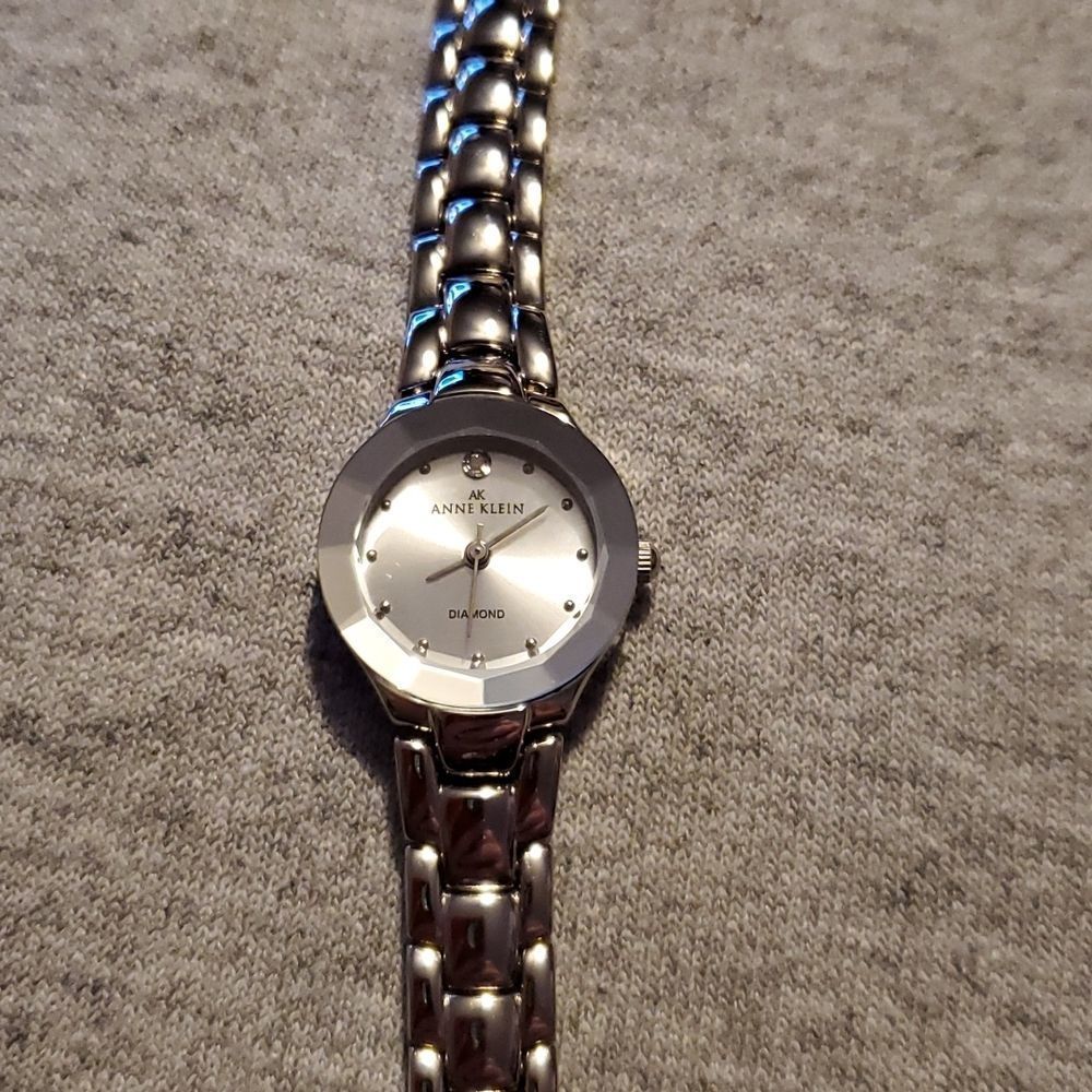 NEW Beautiful Anne Klein Diamond Bracelet Watch Faceted Crystal Silver 10/7425